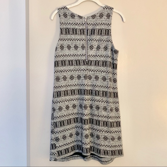 ✨Lovely Gray & Black Knit Sweater Dress✨ - Picture 2 of 3